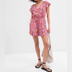 NWT Womens GAP Flutter Sleeve V-Neck Romper Shorts Pink Floral | Size S